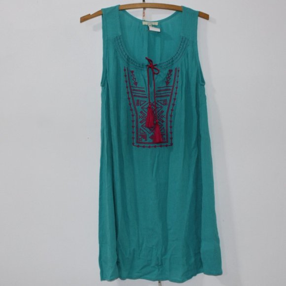 💙 Kori Embroidered Dress Size M - Picture 2 of 6